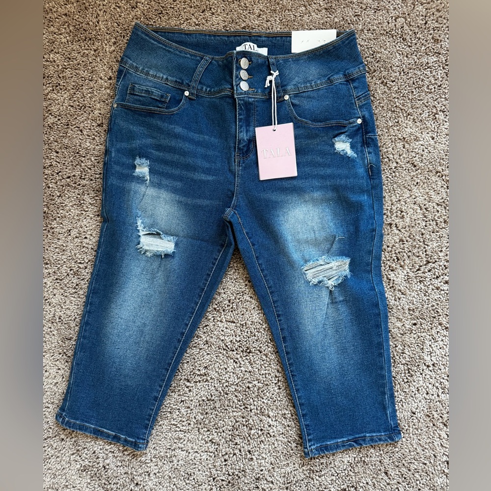 Petite high rise Women's Capri Jeans